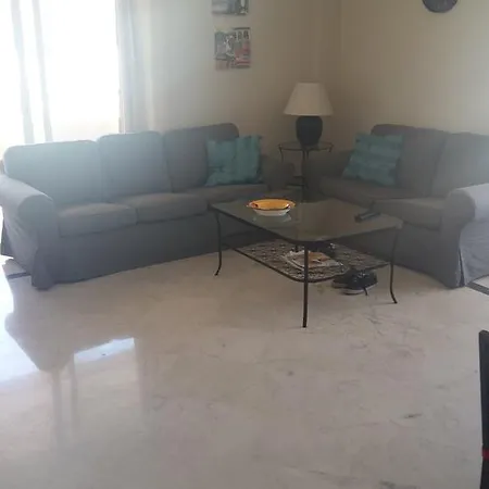 Marina Banus 马尔韦利亚